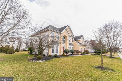 240 Winterberry Ln, Collegeville, PA 19426-3841
