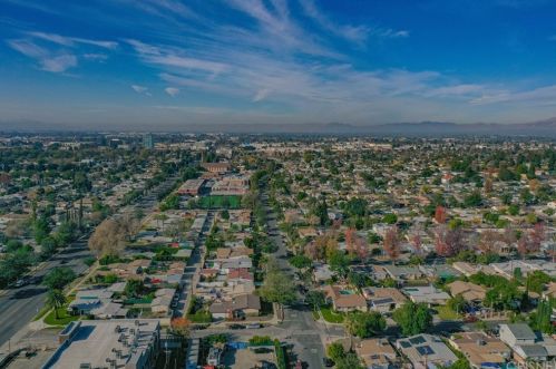 8341 Cantaloupe Ave, Van Nuys CA 91402-3806 exterior