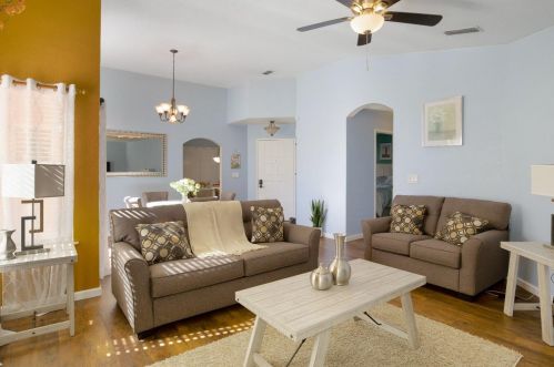 9317 Hoyleton Way, Elk Grove CA  95758-6522 exterior