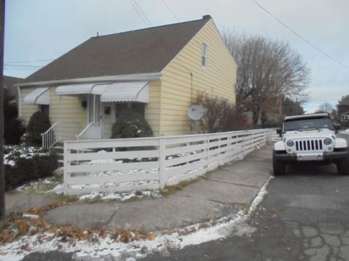 771 Branch Ct, Hazle Township, PA 18201-2778