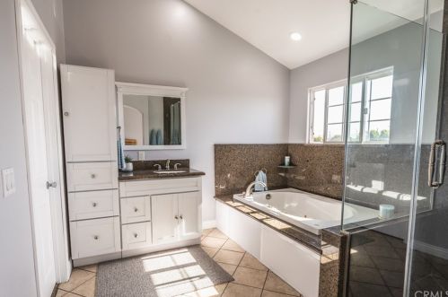 21825 Ravenna Ave, Long Beach CA  90745-3132 exterior