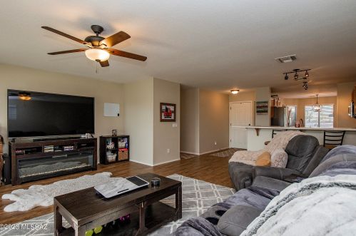 3021 Imagination Dr, Tucson AZ  85730-1271 exterior