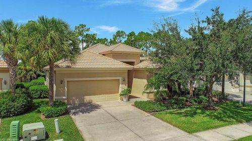8218 Valiant Dr, Naples, FL 34104-6672