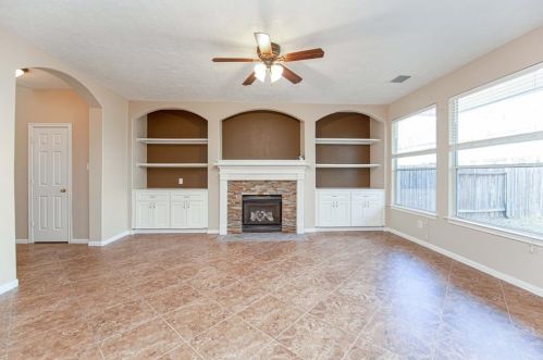 143 Burberry Cir, Conroe TX  77384-5065 exterior