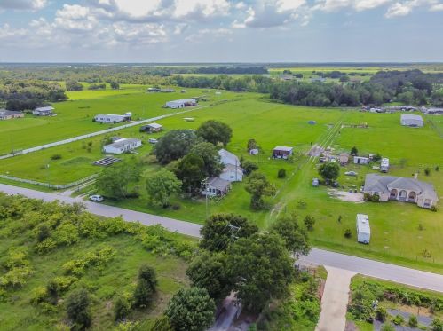 15621 Carlton Lake Rd, Wimauma FL  33598-5401 exterior