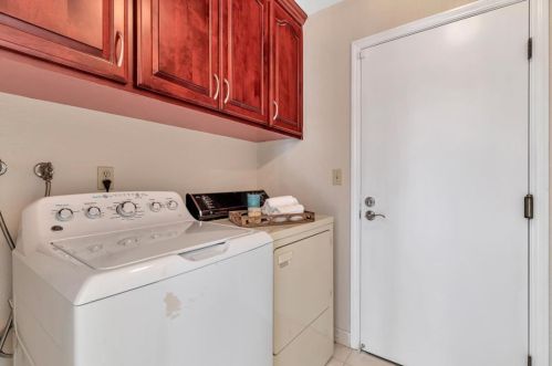 1066 Cross Springs Ct, San Jose CA  95120-1516 exterior