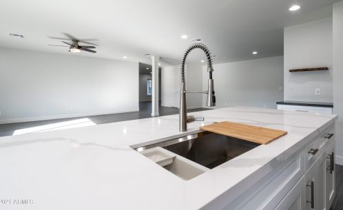 6803 15 St, Phoenix AZ 85040-2321 exterior