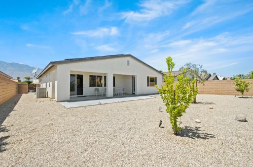 31260 Avenida Del Padre, Cathedral City CA  92234-3008 exterior