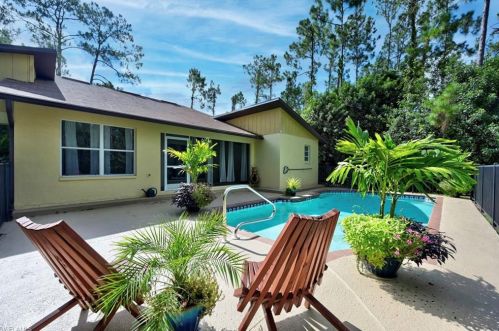 2161 17th St, Naples, FL 34117-4707