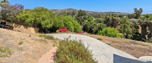 3217 Fairway Dr, La Mesa CA  91941-8049 exterior