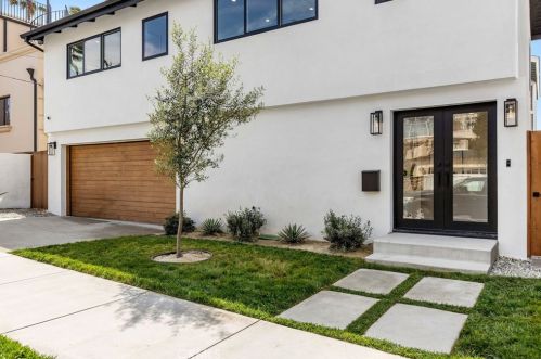 705 Juanita Ave, Redondo Beach CA  90277-2227 exterior
