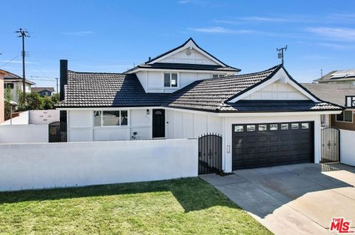 424 211th St, Long Beach, CA 90745-1305