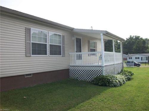 806 Barclay St, Belpre, OH 45714-1642