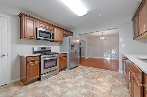 2921 Myer Blvd, Mckeesport PA  15132-5115 exterior