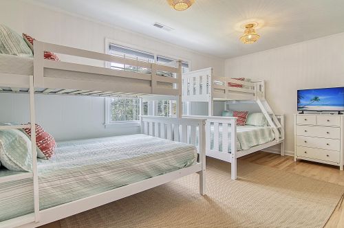 6 44th Ave, Isle Of Palms SC  29451-2605 exterior