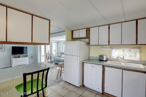 925 Hawthorn Cir, Sebastian FL  32976-7500 exterior