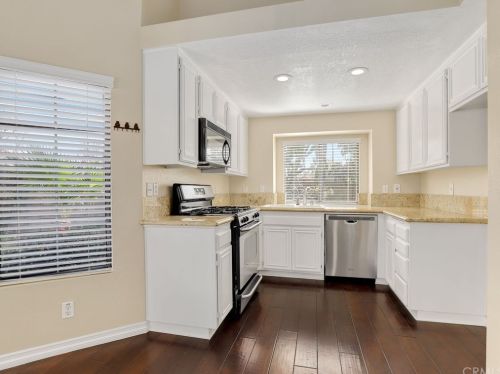 2752 Simi Hills Ln, Simi Valley CA  93063-2490 exterior