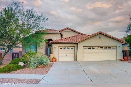 3666 Desert Lantern Rd, Tucson, AZ 85735-5165