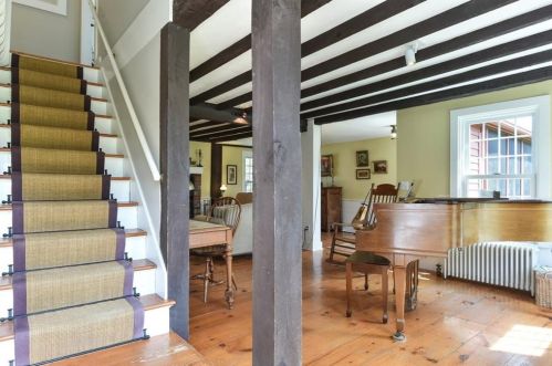 1463 Frenchtown Rd, Warwick RI  02818-1310 exterior