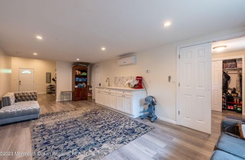 451 Middle Rd, Hazlet NJ  07730-2483 exterior