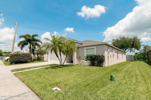 2737 Deercroft Dr, Melbourne, FL 32940-6384