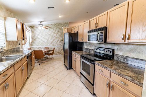 6242 Coral Reef Ter, Boynton Beach, FL 33437-4148