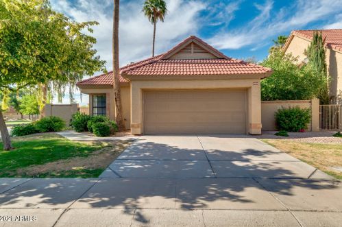 4584 Ivanhoe St, Chandler, AZ 85226-2079