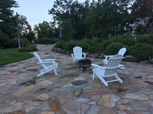 75 Old Farm Rd, Bedminster, NJ 07921-2557