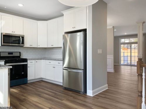 40 Old Shunpike Rd, Dover NJ  07869-4114 exterior