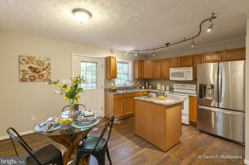 277 Black Cub Run Ln, Harpers Ferry WV  25425-6805 exterior