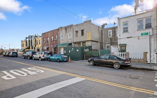 132-03 Liberty Ave, Jamaica, NY 11419-1034