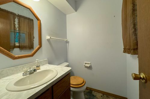 1782 Valley Rd, West Bend WI  53090-8929 exterior