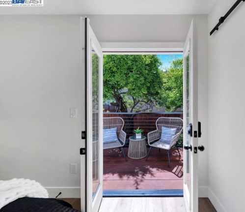 518 Stannage Ave, Berkeley CA  94706-1223 exterior