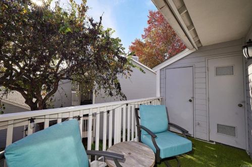 132 Mangano Cir, Encinitas CA  92024-2737 exterior