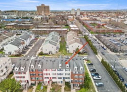 91 Marrow St, Newark, NJ 07103-3158