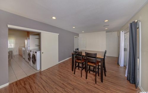 17536 Saticoy St, Van Nuys CA 91406-2333 exterior