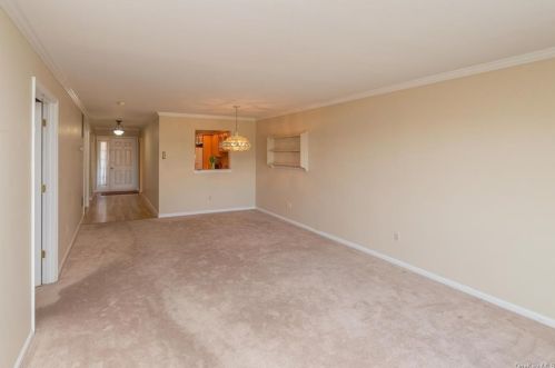 9 Magnolia Ln, Warwick NY  10990-3850 exterior