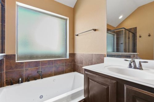 11708 Beach St, Frisco TX  75036-6435 exterior