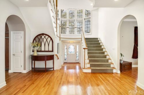 2 Winchester Dr, East Brunswick NJ  08816-3385 exterior