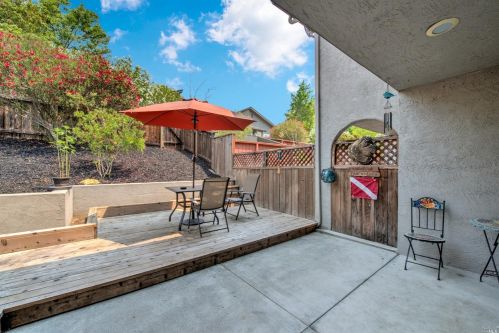 1718 Lindo St, Benicia CA  94510-2338 exterior