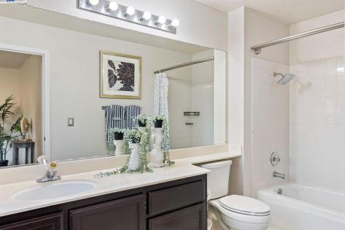 736 Clifton Way, Vacaville CA  95688-8547 exterior