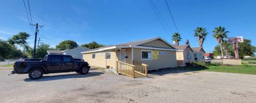 801 Henderson St, Palacios, TX 77465-3839