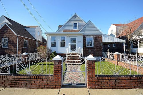 121-06 197th St, Jamaica, NY 11413-2115