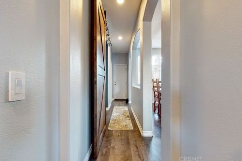 30416 Mallorca Pl, Santa Clarita CA  91384-4787 exterior