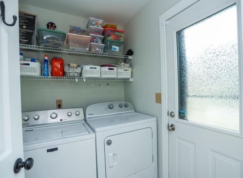 6850 Castlewood Dr, Carroll OH  43112-9786 exterior