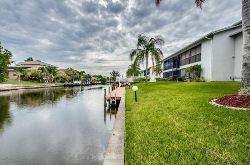 1515 47th Ter, Cape Coral, FL 33904-9738