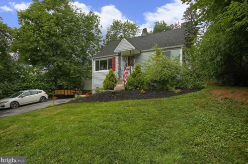 5212 Earl Dr, Harrisburg, PA 17112-2414