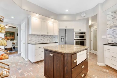 15414 Cuda Dr, Bakersfield CA  93307-9279 exterior