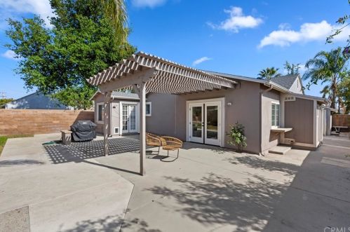 846 Berkeley Ct, Ontario CA  91762-2218 exterior