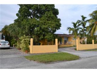 7885 17th Ter, Miami, FL 33155-1342